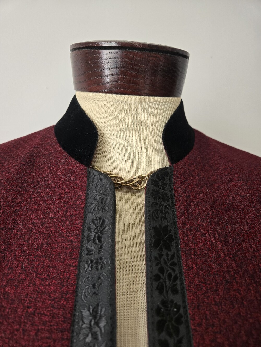 Wenger Vintage Burgundy Virgin Wool Open Front Crop Blazer. Size 38/ M - Picture 3 of 11